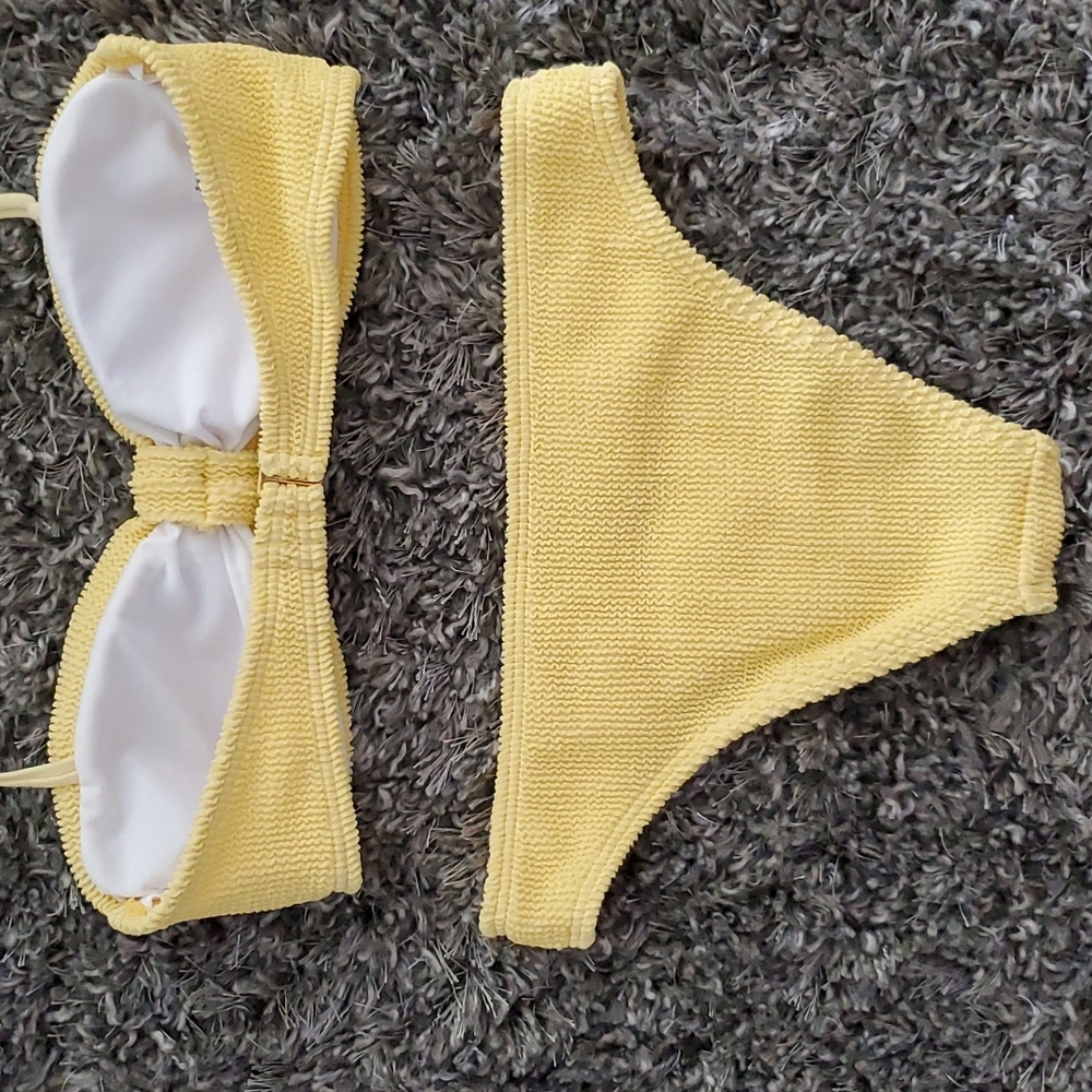 Bikini - Picture 4 of 6